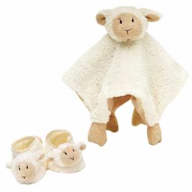 Baby cadeau setje slofjes tuttel doekje lammy lammetje